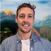 Apasionado instructor de inglés, enseño con tecnología y creatividad.